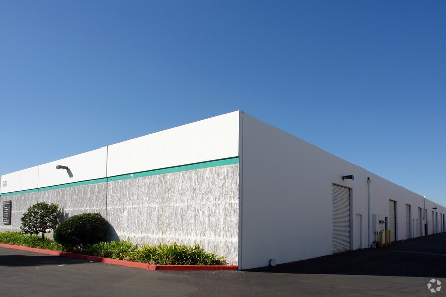 901 S Greenwood Ave, Montebello, CA à louer - Photo de l’immeuble – Image 2 sur 6