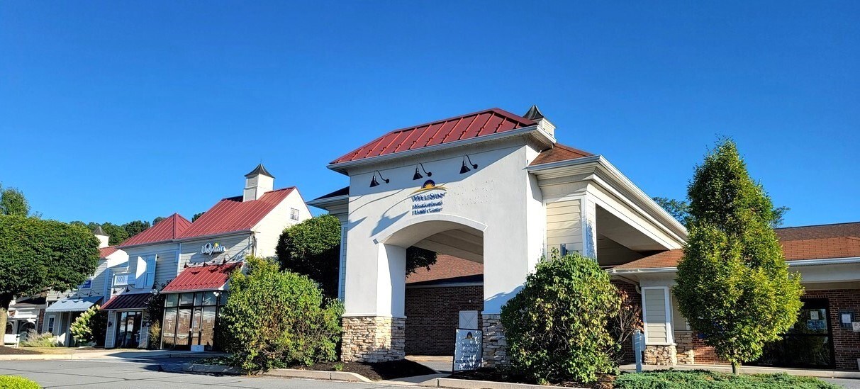 345-215 W Main St, Leola, PA à louer Photo principale– Image 1 sur 13