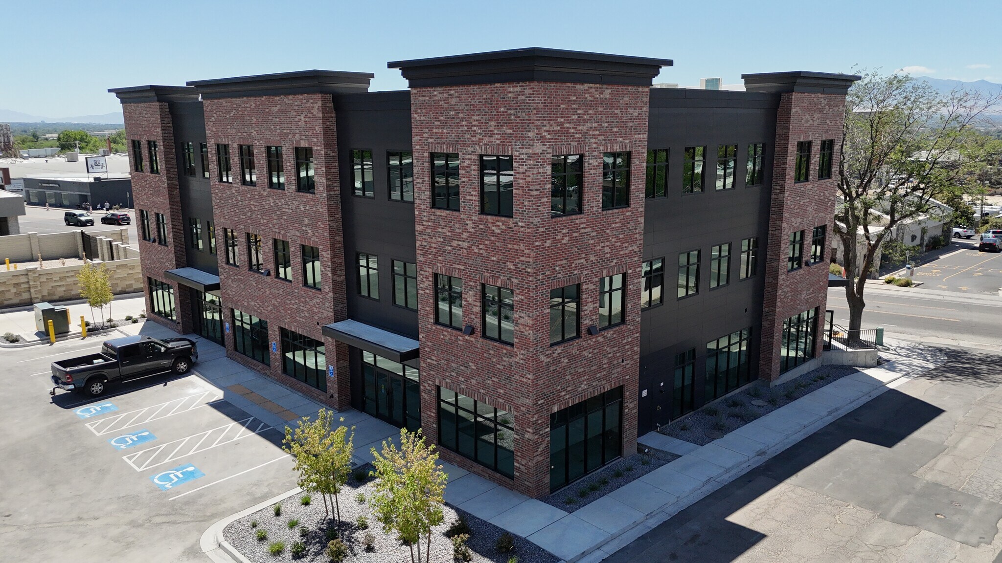 3179 S Highland Dr, Millcreek, UT à louer Photo principale– Image 1 sur 6