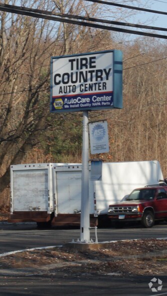 623 Hazard Ave, Enfield, CT à vendre - Photo de l’immeuble – Image 2 sur 3