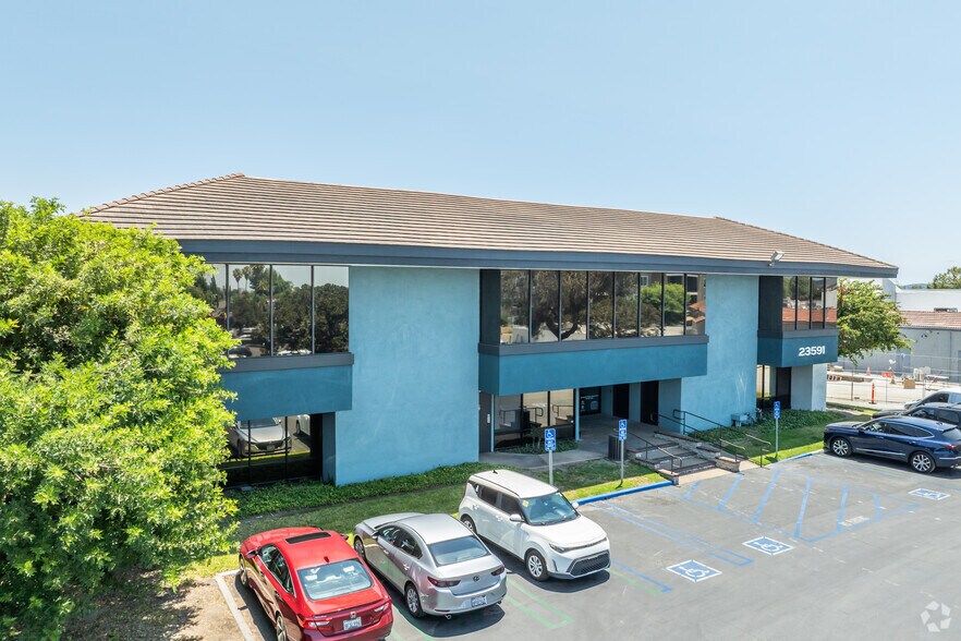 23591 El Toro Rd, Lake Forest, CA à louer - Photo de l’immeuble – Image 2 sur 45