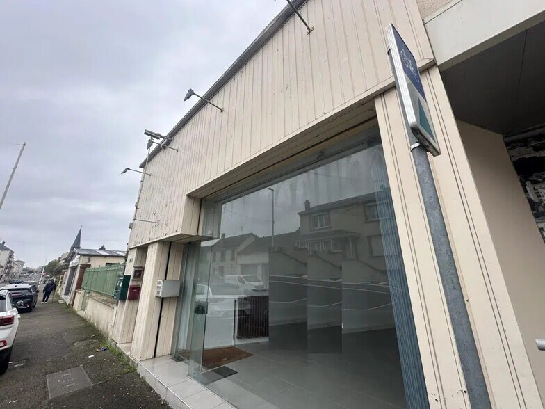 Local commercial dans Lucé à vendre - Photo de l’immeuble – Image 1 sur 10
