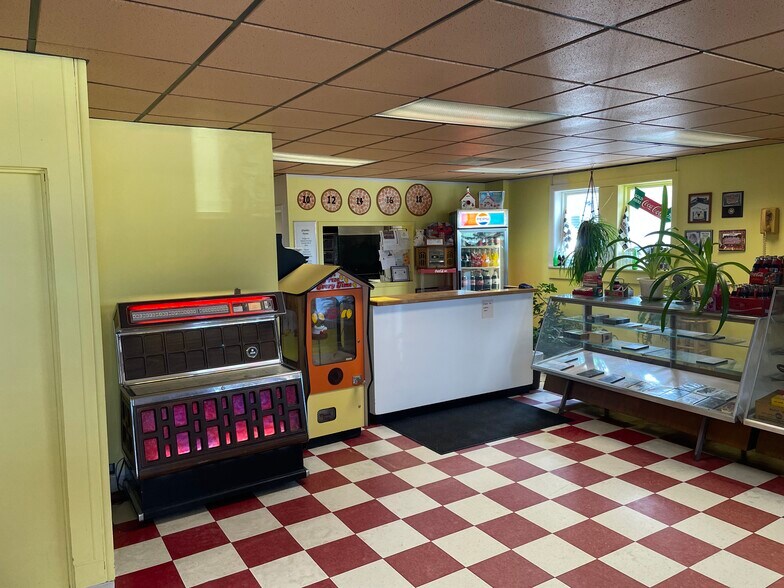 507 W Midland Rd, Auburn, MI à vendre - Photo de l’immeuble – Image 2 sur 8