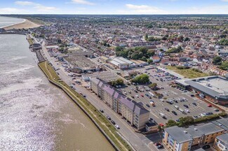 Plus de détails pour 36 Riverside Rd, Great Yarmouth - Santé à vendre