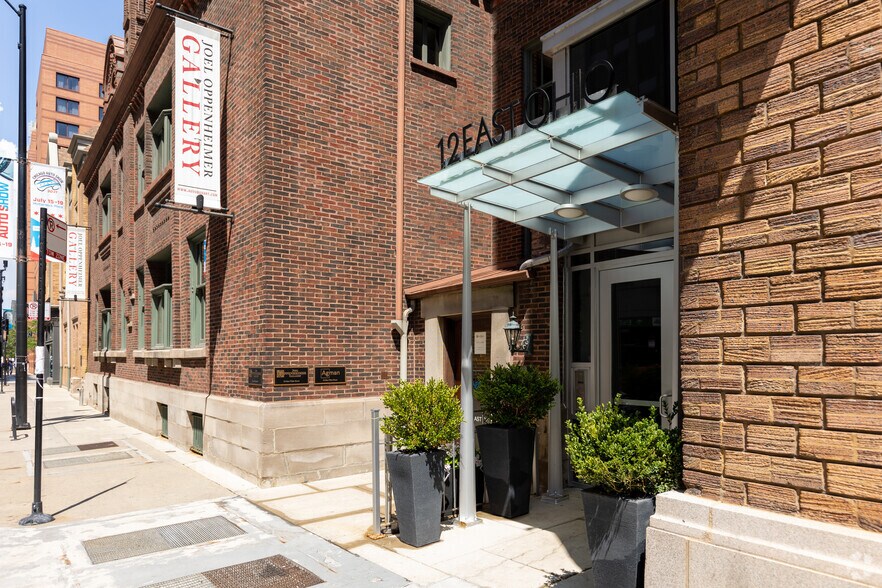 12 E Ohio St, Chicago, IL à louer - Photo de l’immeuble – Image 2 sur 5
