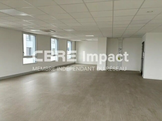Plus de détails pour Bureau à louer