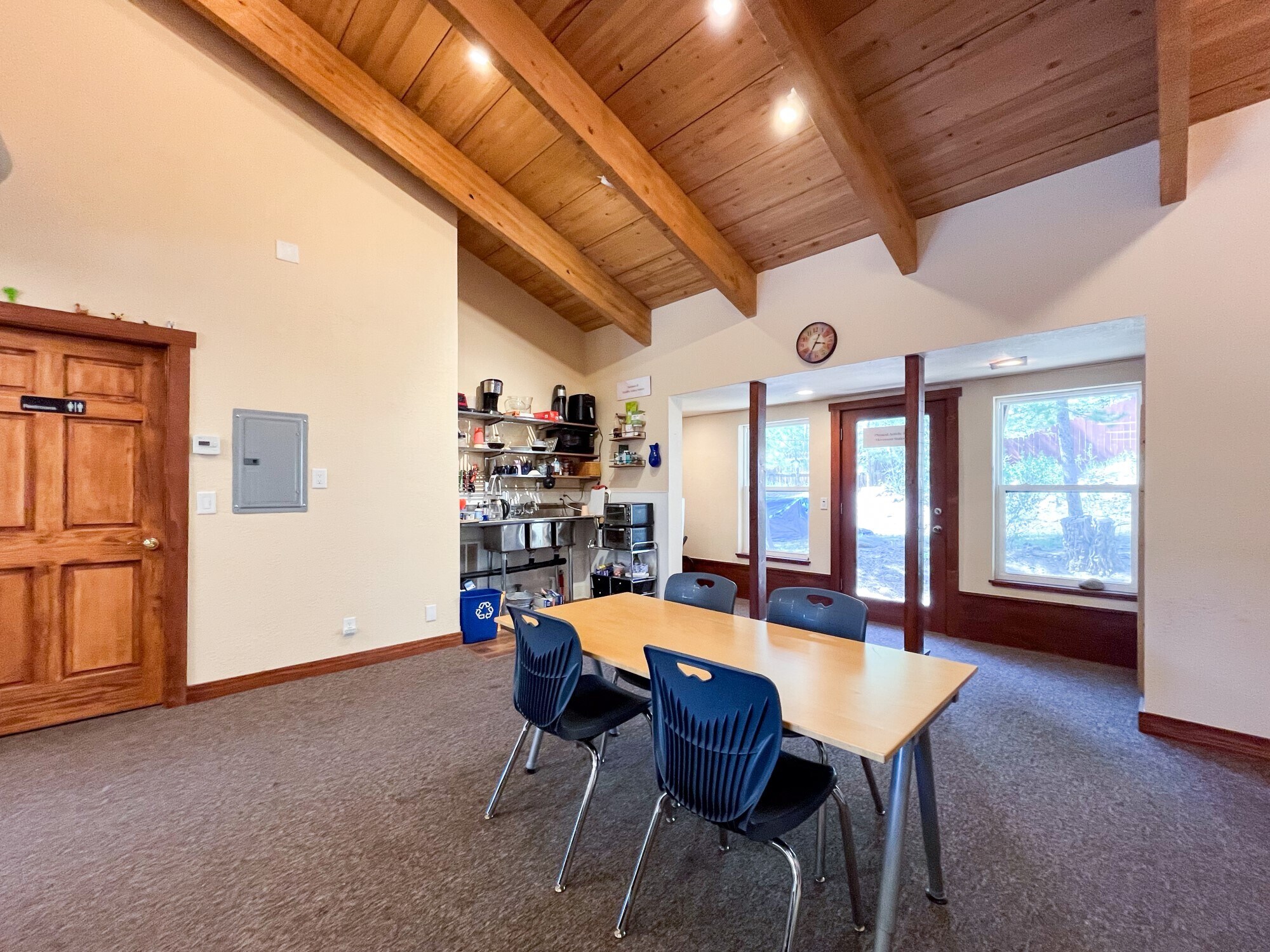 10038 Meadow Way, Truckee, CA à louer Photo intérieure– Image 1 sur 3