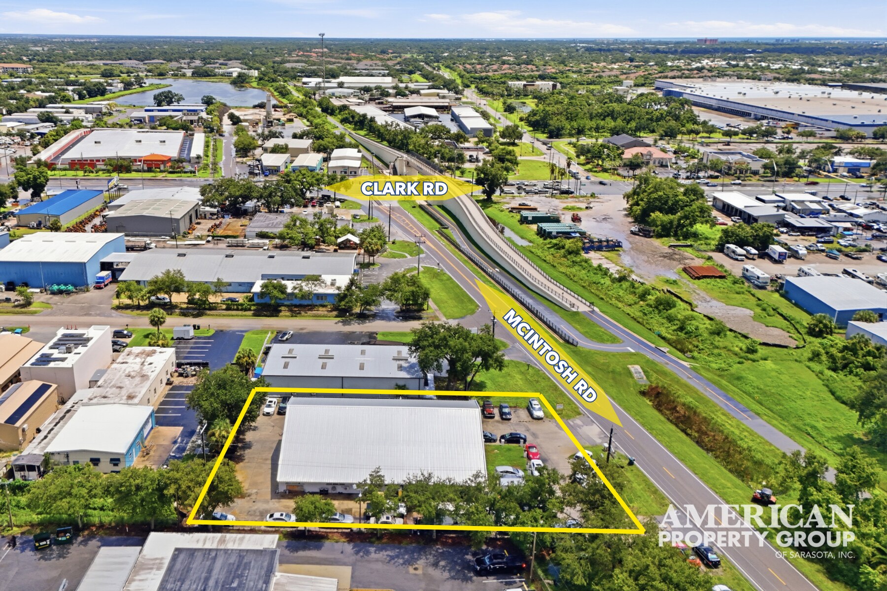 5671 McIntosh Rd, Sarasota, FL à vendre Photo de l’immeuble– Image 1 sur 12