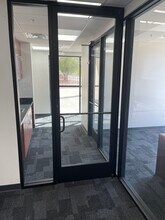 2515 E Rosemeade Pky, Carrollton, TX à louer Photo intérieure– Image 2 sur 11