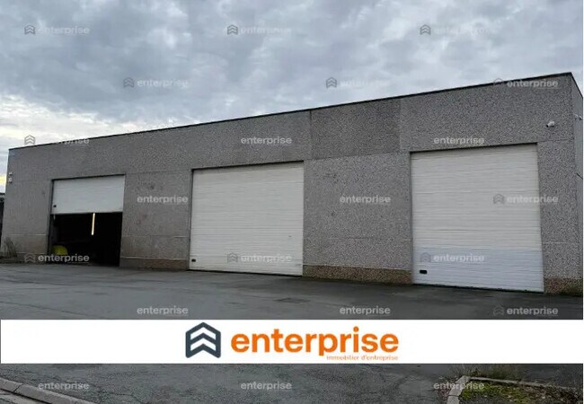 Plus de détails pour Local d'activités à louer