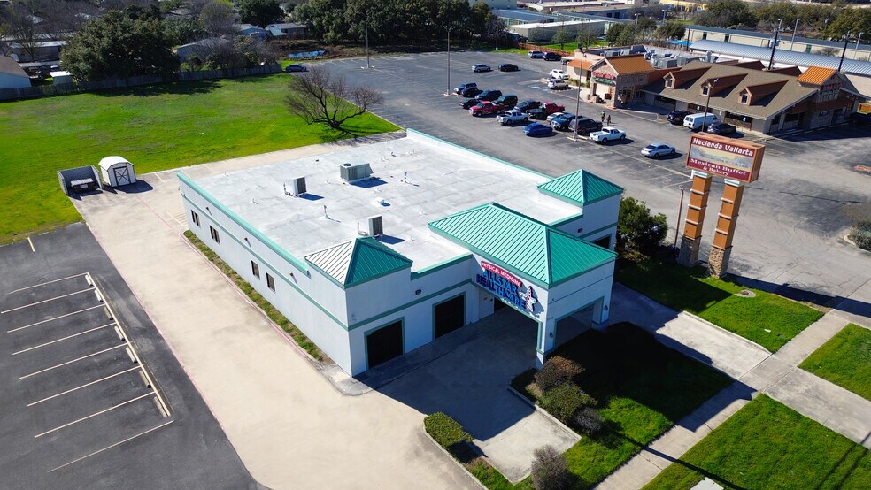 7180 Bandera Rd, San Antonio, TX à louer - Photo principale – Image 1 sur 10