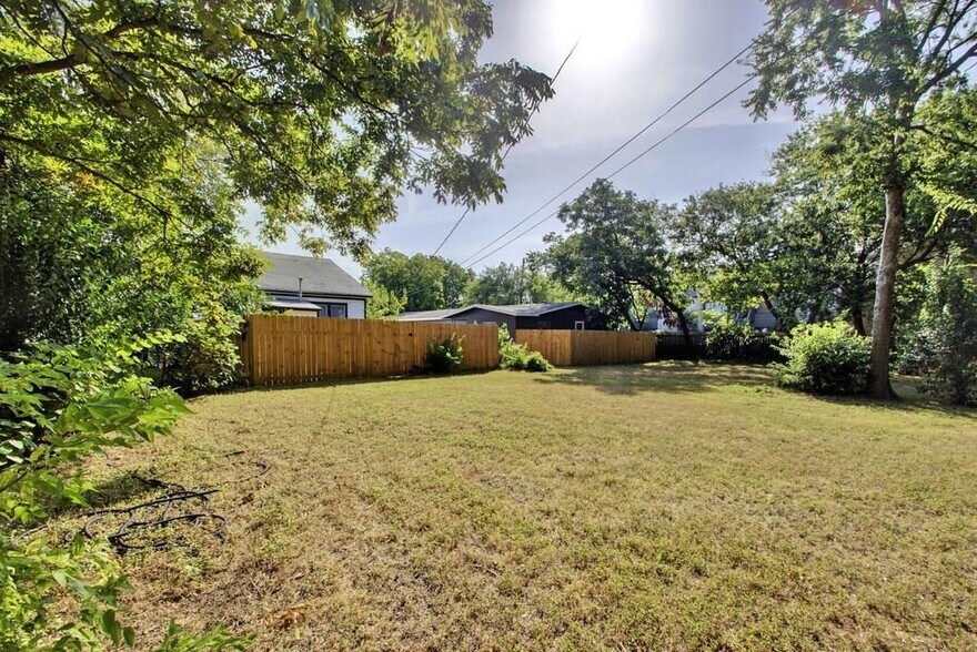 607-611 Nelray Blvd, Austin, TX à vendre - Photo de l’immeuble – Image 2 sur 35