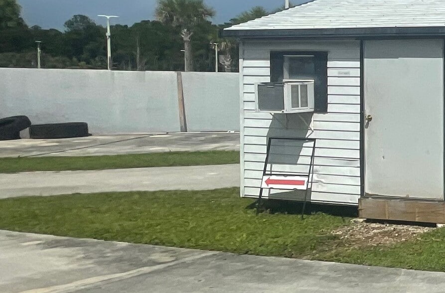 30005 S Dixie Hwy, Homestead, FL à louer - Photo de l’immeuble – Image 2 sur 3