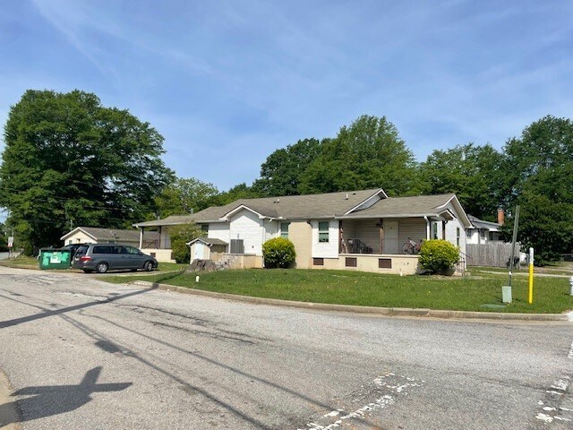 1714 Atlanta Rd SE, Smyrna, GA à vendre - Photo de l’immeuble – Image 2 sur 6