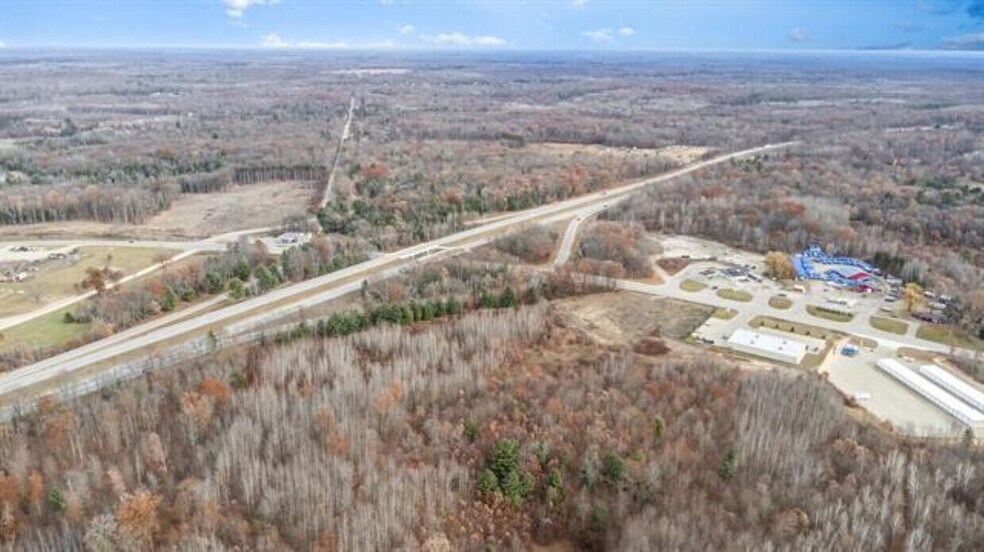 N Clare Ave, Harrison, MI à vendre - Aérien – Image 3 sur 6