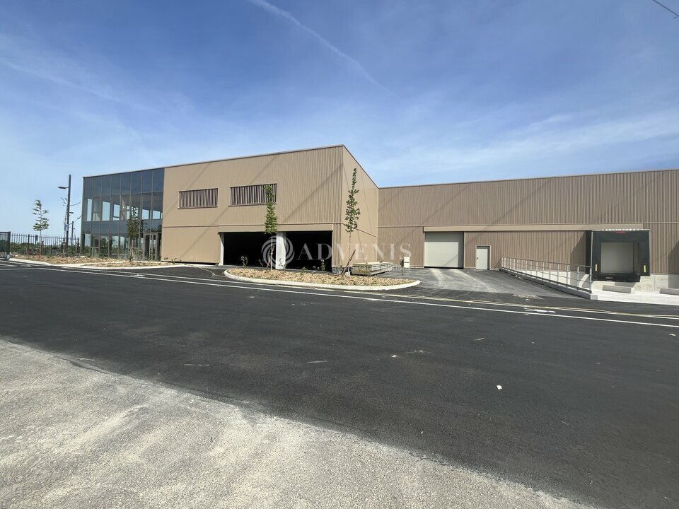 Industriel/Logistique dans Tremblay-en-France à vendre Photo de l’immeuble– Image 1 sur 9
