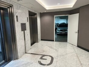 9350 Wilshire Blvd, Beverly Hills, CA à louer Photo intérieure– Image 2 sur 8