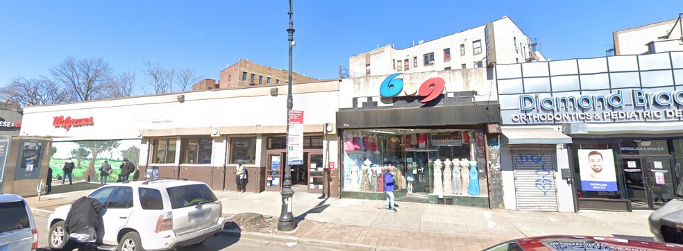 39 W Fordham Rd, Bronx, NY à vendre - Photo de l’immeuble – Image 2 sur 2