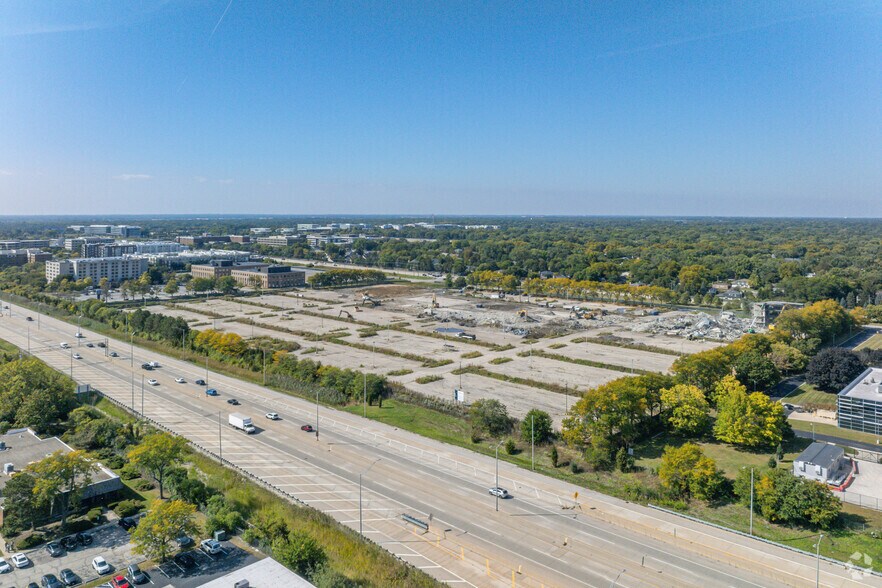 1411-1435 Lake Cook Rd, Deerfield, IL à louer - Photo principale – Image 1 sur 1