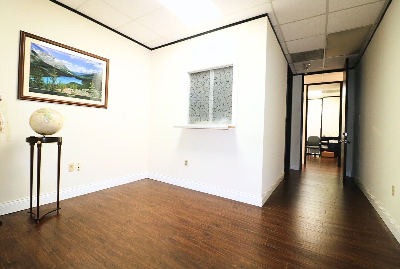 6100 Corporate Dr, Houston, TX 77036 - Lot 4-B -  - Photo intérieure - Image 2 of 4