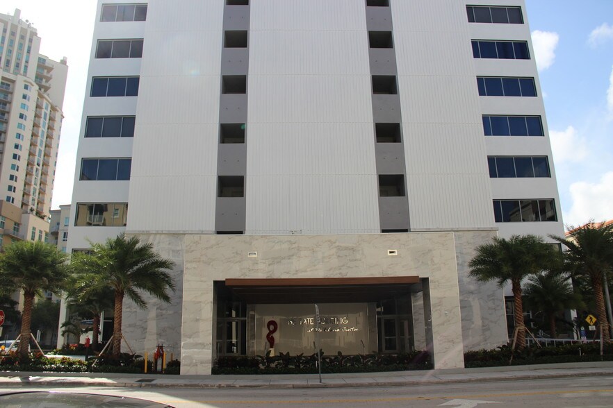 7300 N Kendall Dr, Miami, FL à louer - Photo de l’immeuble – Image 3 sur 12