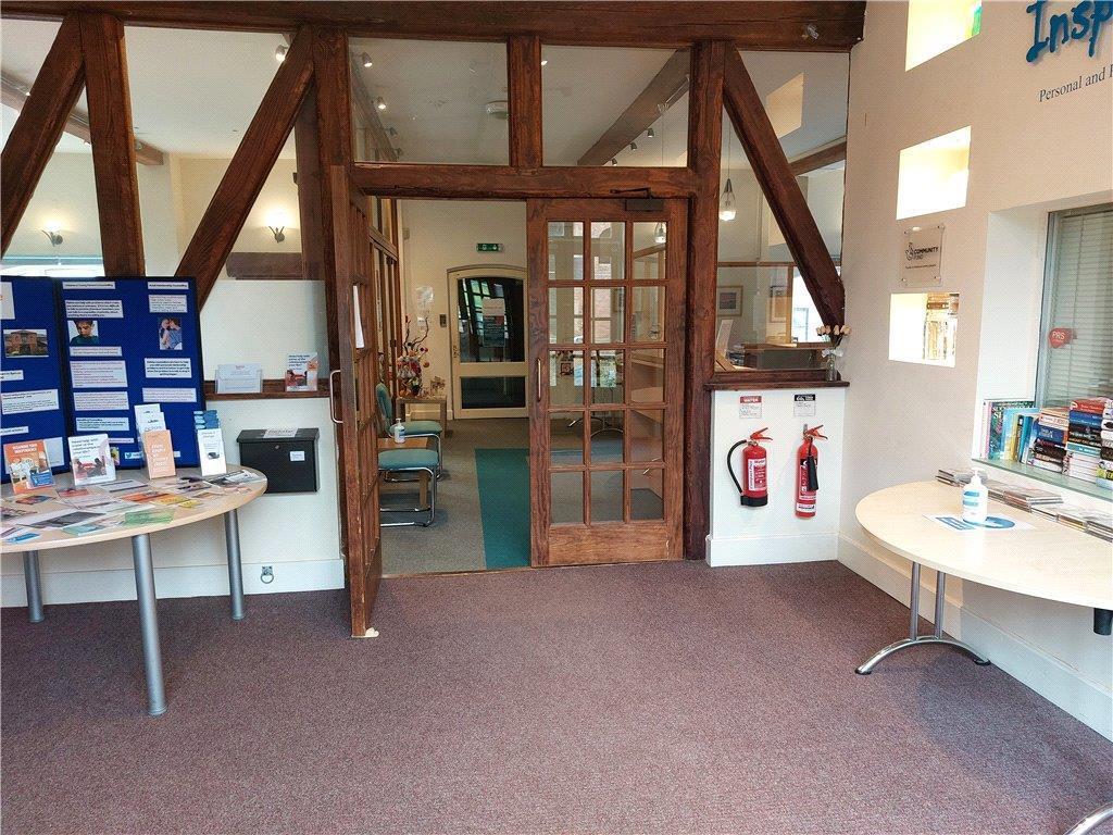 Bridport Rd, Dorchester, DOR DT1 3WA - Lot 2 - - Photo intérieure - Image 1 of 5