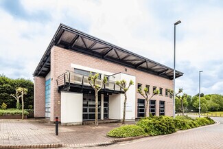 Plus de détails pour 120 Lakeside Dr, Warrington - Bureau à louer