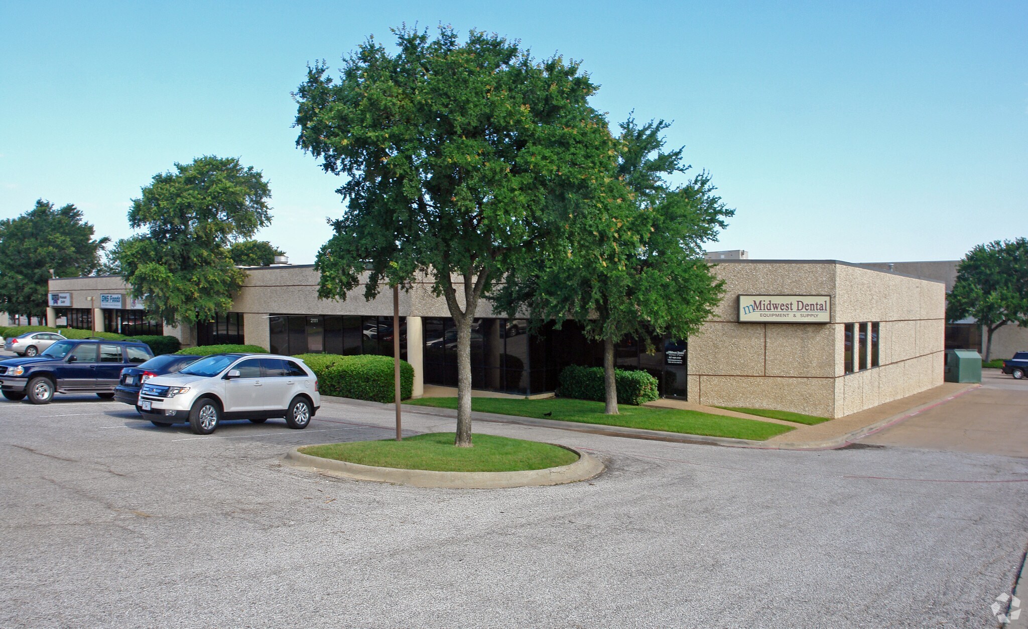 2101-2115 E Division St, Arlington, TX à louer Photo principale– Image 1 sur 5