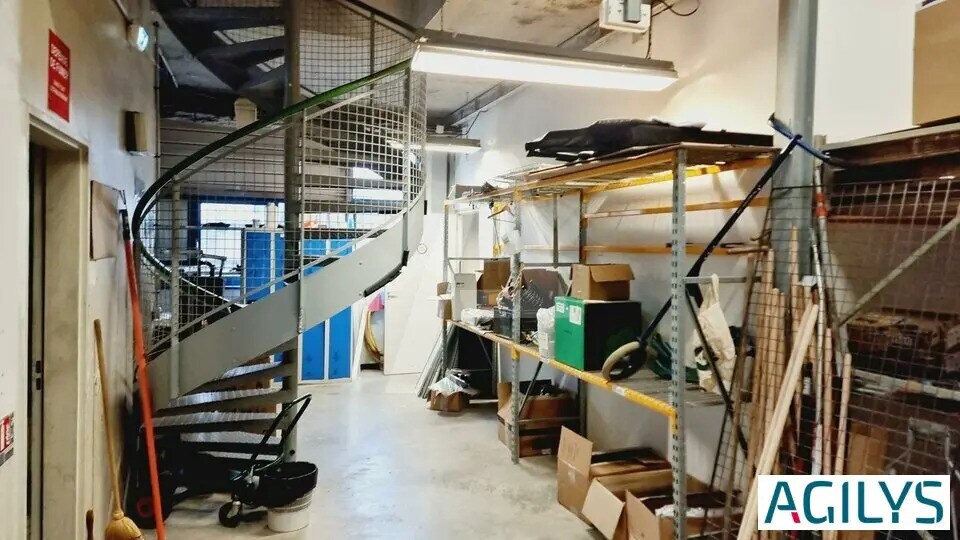 Local d’activités dans Fresnes à louer - Photo de l’immeuble – Image 1 sur 5