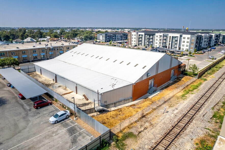 319 W Peden, San Antonio, TX à vendre - Photo de l’immeuble – Image 3 sur 26