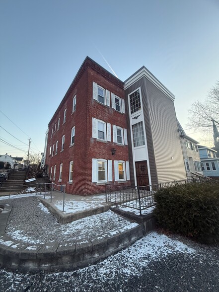 30 E Main St, Webster, MA à louer - Photo de l’immeuble – Image 1 sur 13