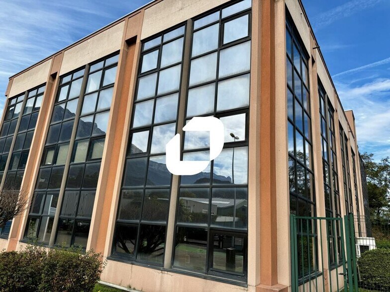 Bureau dans Seyssins à vendre - Photo de l’immeuble – Image 1 sur 13