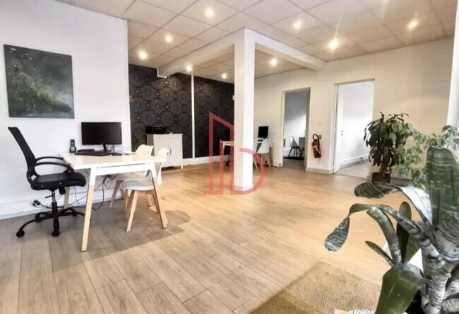Plus de détails pour Bureau à louer