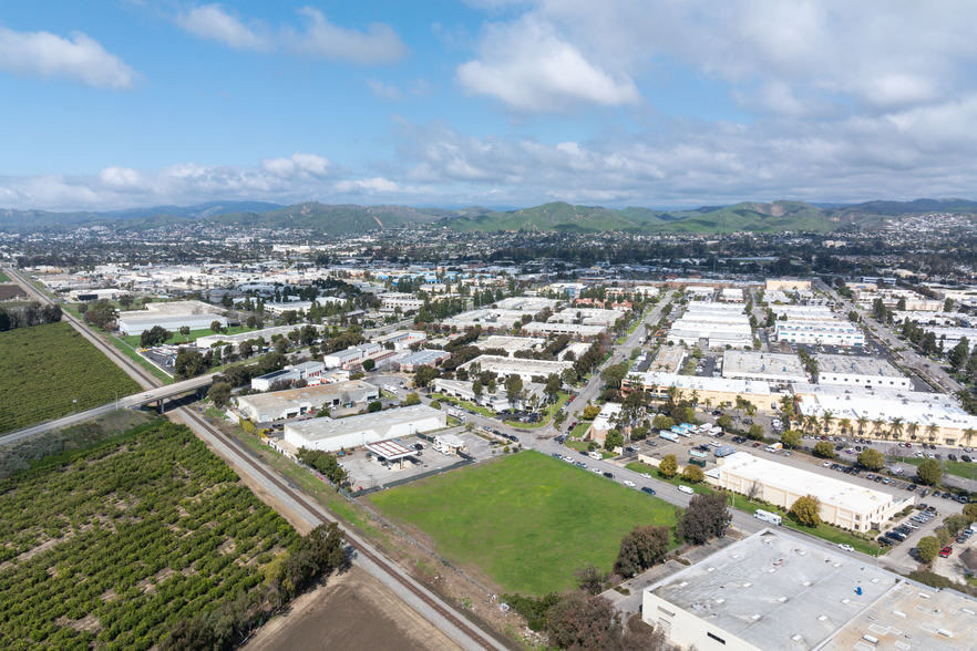 4550 Dupont ct, Ventura, CA à vendre - Photo de l’immeuble – Image 3 sur 3
