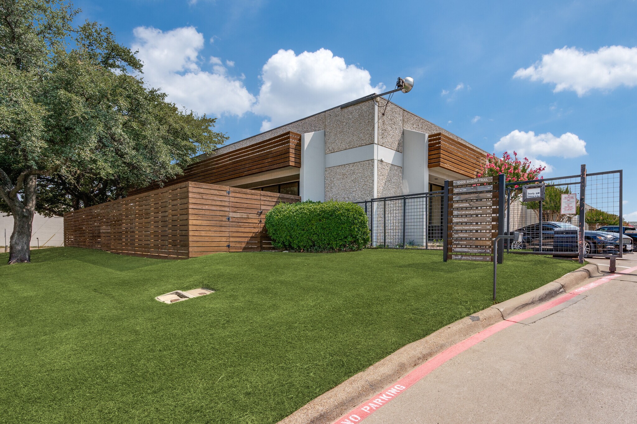 10606 Shady Trl, Dallas, TX à louer Photo de l’immeuble– Image 1 sur 3