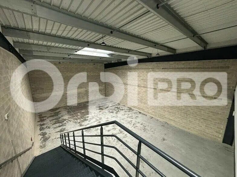 Local d’activités dans Bondoufle à louer - Photo de l’immeuble – Image 3 sur 6