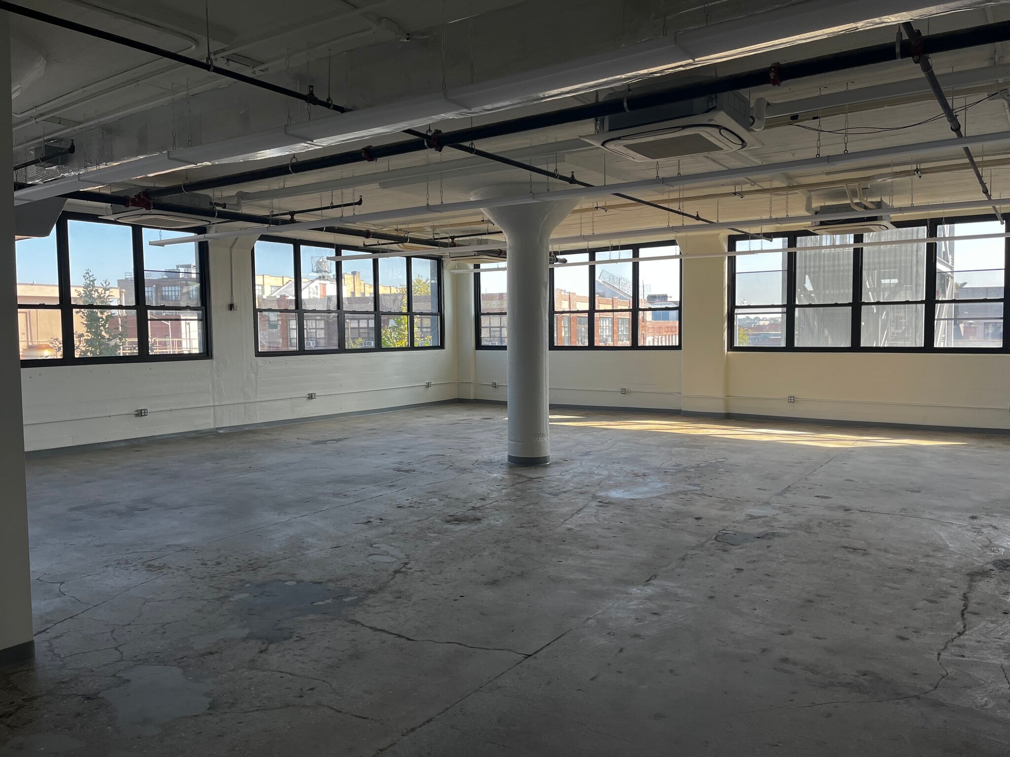 315 Meserole St, Brooklyn, NY à louer Photo intérieure– Image 1 sur 3