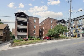 Plus de détails pour 1165 Kingston Rd, Toronto, ON - Logement à vendre