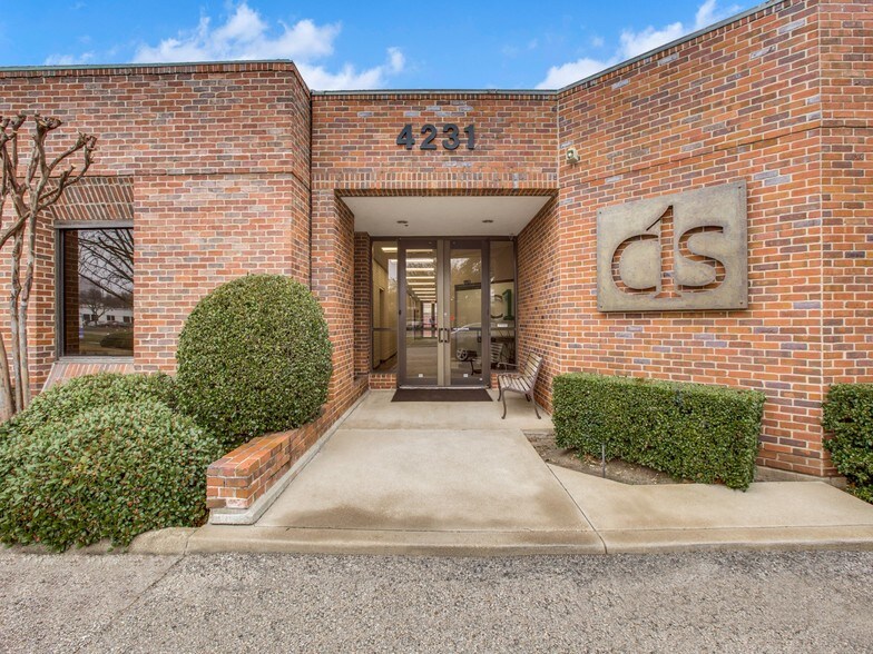 4231 Sigma Rd, Farmers Branch, TX à louer - Photo principale – Image 1 sur 4