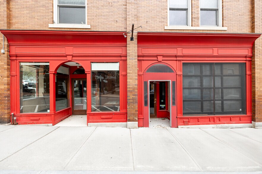 42 Railroad St, Great Barrington, MA à louer - Photo de l’immeuble – Image 1 sur 11