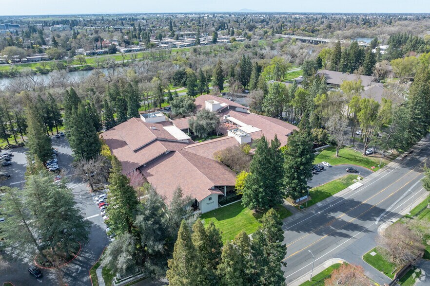 3636-3640 American River Dr, Sacramento, CA à louer - Aérien – Image 1 sur 8