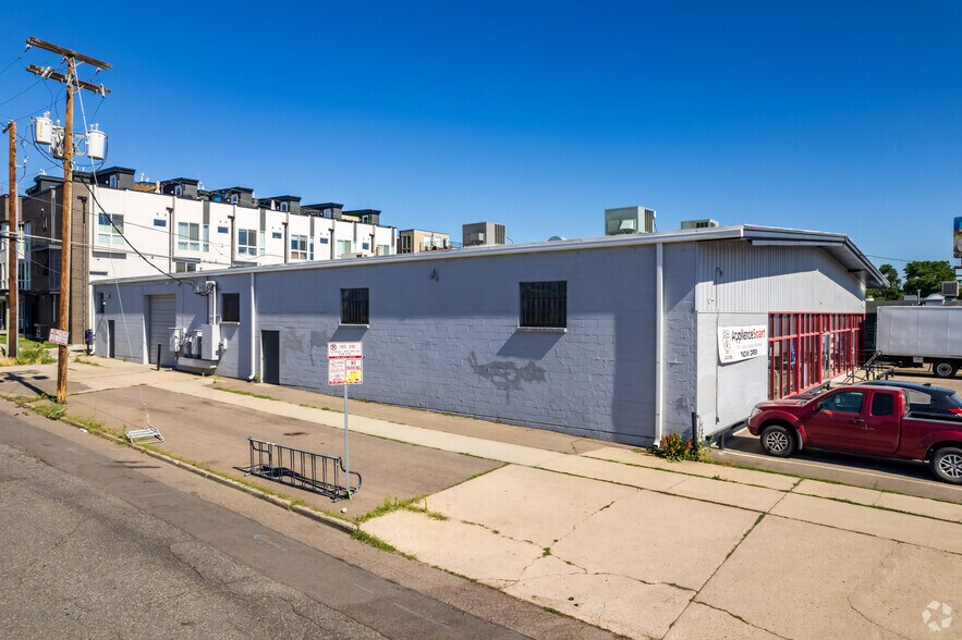1919 Federal Blvd, Denver, CO à louer - Photo de l’immeuble – Image 3 sur 7