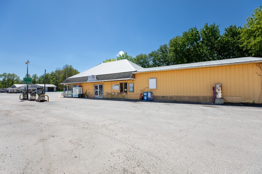 8995 S US Highway 35, Monterey, IN à vendre - Photo de l’immeuble – Image 2 sur 31