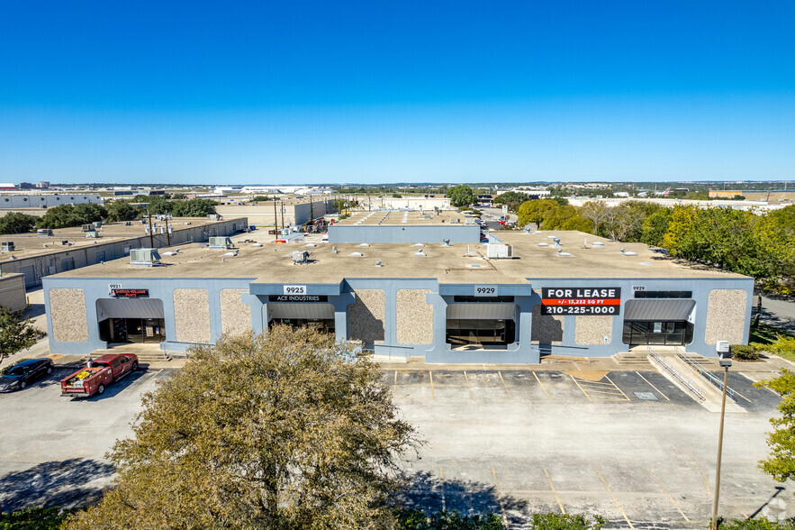 9929 Broadway St, San Antonio, TX à louer - Photo de l’immeuble – Image 3 sur 31