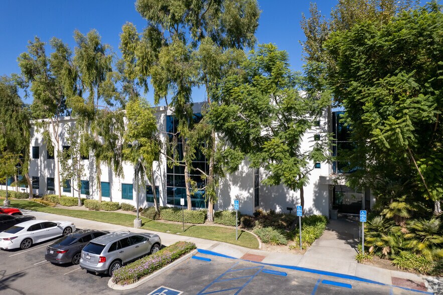 1209 Nevada St, Redlands, CA à louer - Photo de l’immeuble – Image 1 sur 5