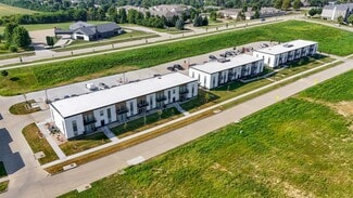 Plus de détails pour 3701-3761 Eastbrook Dr, Iowa City, IA - Logement à vendre