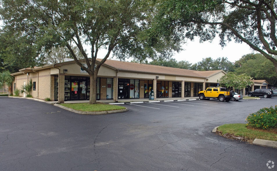 4920 Newkirk Dr, Tampa, FL à louer - Photo principale – Image 2 sur 5