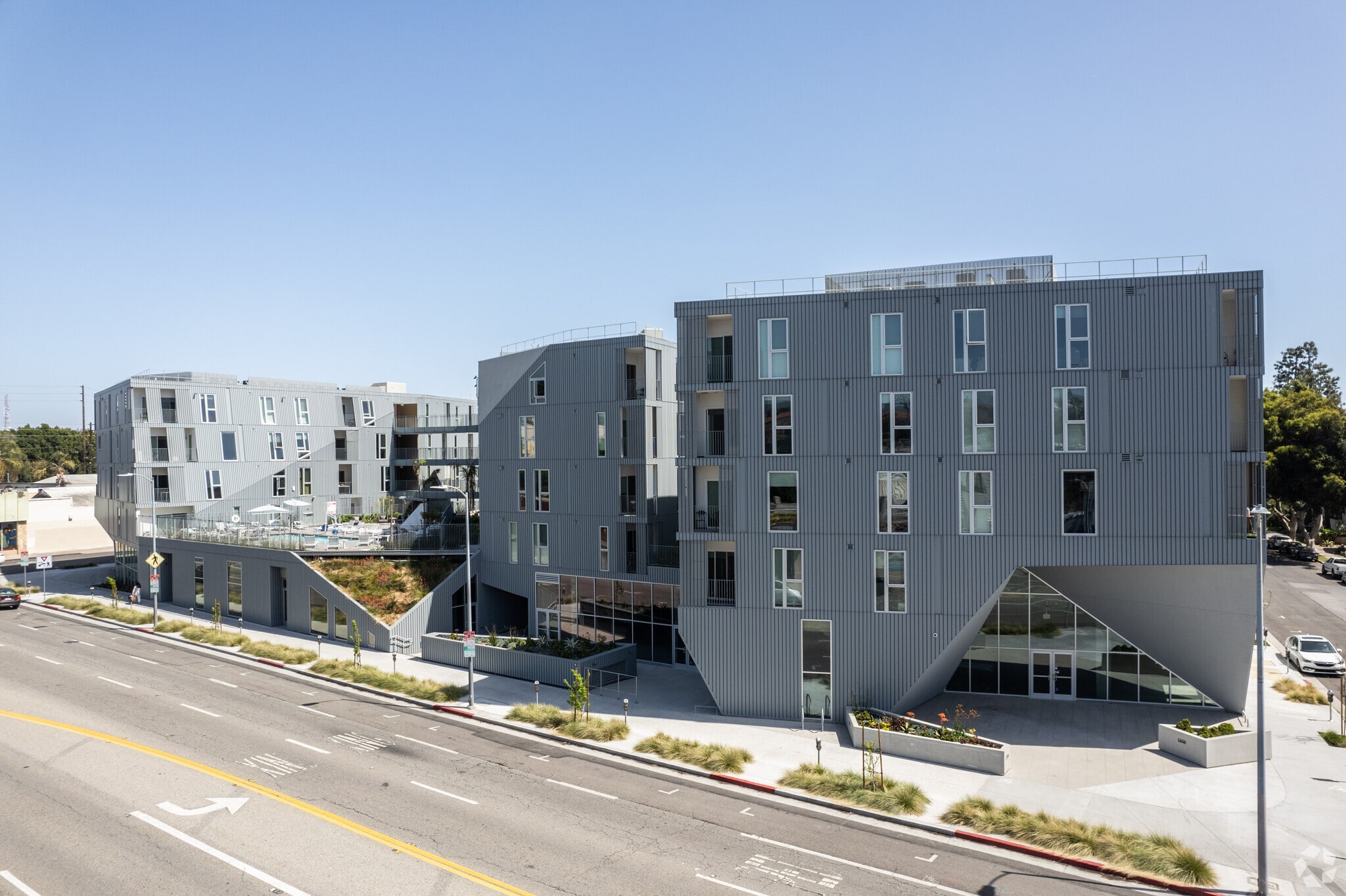 11776 Santa Monica Blvd, Los Angeles, CA à louer Photo principale– Image 1 sur 11