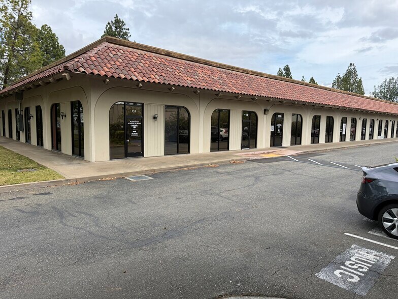 1024 Serpentine Ln, Pleasanton, CA à louer - Photo de l’immeuble – Image 3 sur 22