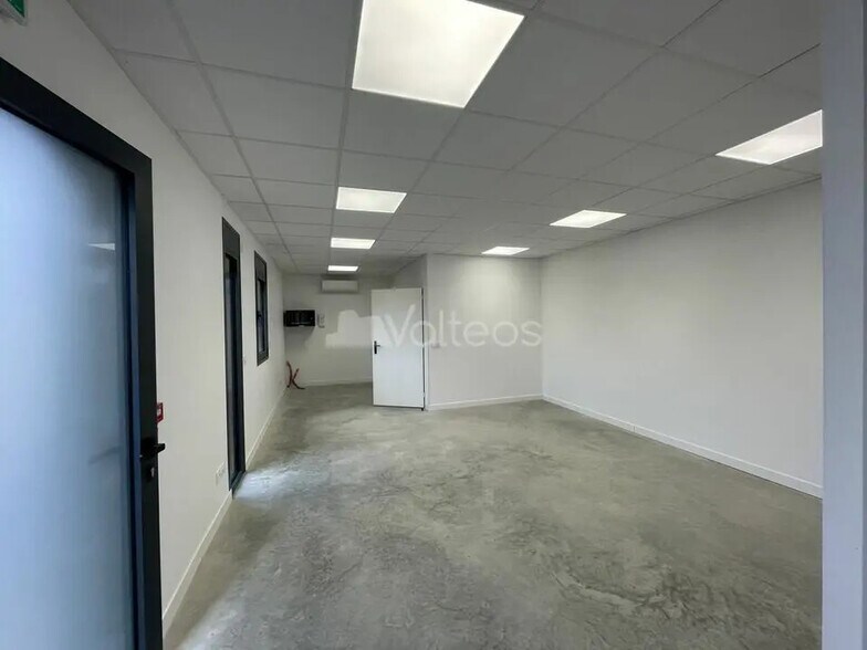 Bureau dans SAINTE-FOY-D'AIGREFEUILLE à louer - Photo de l’immeuble – Image 3 sur 8